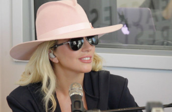 "No quiero hacer pop convencional" - Lady Gaga sobre Joanne 