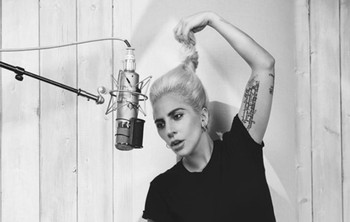 "No hice Joanne pensando en las críticas en Internet" - Lady Gaga en NME