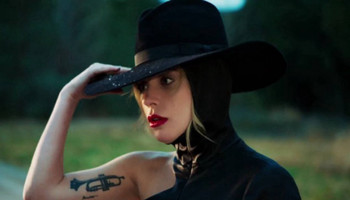 Lady Gaga habla sobre el significado y el rodaje del vídeo de John Wayne en Beats1