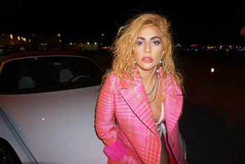 Lady Gaga canta 'Frankensteined', nueva canción, durante el Joanne World Tour