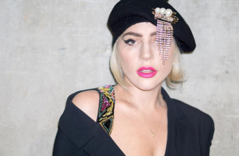 Lady Gaga lanza un mensaje unificador desde Barcelona