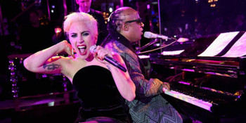 Lady Gaga y Stevie Wonder cantan juntos en el cumpleaños de Tony Bennett 